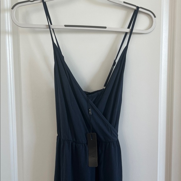 NWT ININ Women's Deep V-Neck Sleeveless Solid Maxi Dress Navy M - Picture 3 of 6